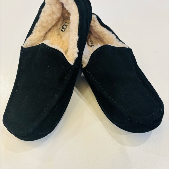 UGG Other - UGG Men’s Ascot Slippers in Black suede with UGGplush wool lining size 12